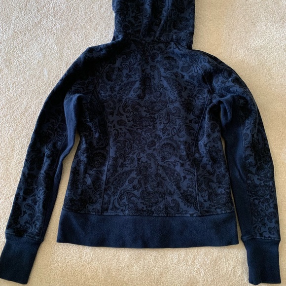 Lululemon Scuba Hoodie sz 10 - Picture 3 of 4